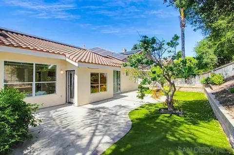 Exterior - 5101 Palmera Dr, Oceanside, CA 92056 photo 4 of 6