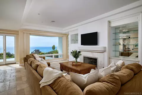 Living - 1630 Neptune Ave, Encinitas, CA 92024 photo 1 of 3