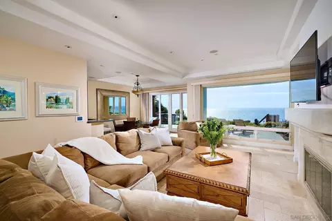 Living - 1630 Neptune Ave, Encinitas, CA 92024 photo 2 of 3