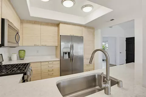 Kitchen - 1024 Gleneagles, Vista, CA 92081 photo 3 of 4