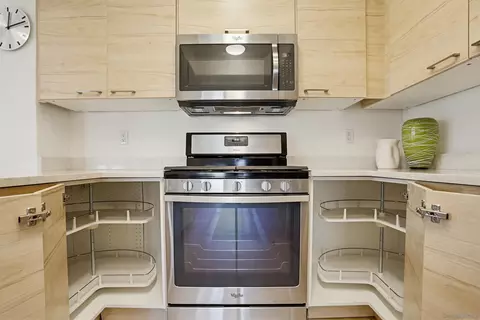 Kitchen - 1024 Gleneagles, Vista, CA 92081 photo 2 of 4