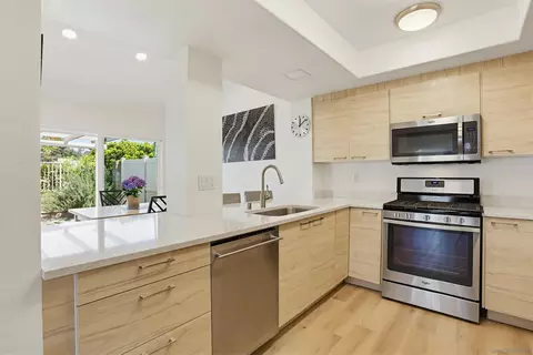 Kitchen - 1024 Gleneagles, Vista, CA 92081 photo 4 of 4