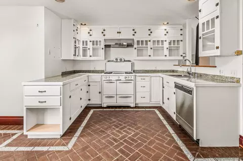 Kitchen - 544 S Juniper St, Escondido, CA 92025 photo 1 of 2