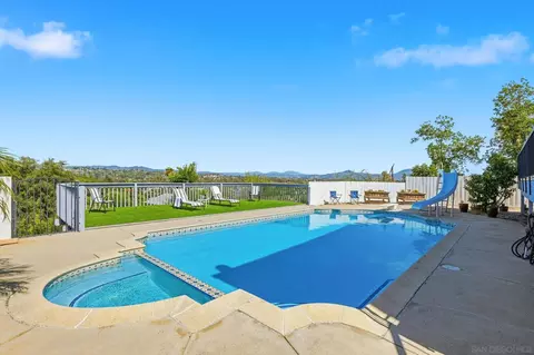 654 Schafer Pl, Escondido, CA 92025