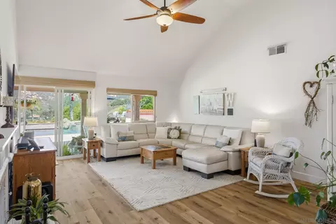 Living - 8850 Summerhill Pt, Alpine, CA 91901 photo 2 of 4