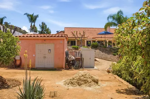 Exterior - 8850 Summerhill Pt, Alpine, CA 91901 photo 20 of 22
