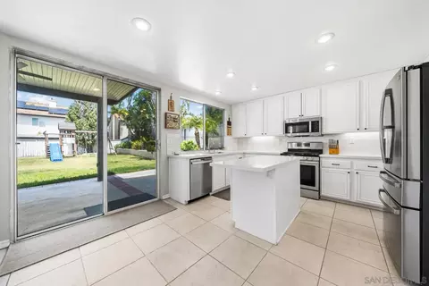 Kitchen - 44780 Corte Sanchez, Temecula, CA 92592 photo 1 of 3