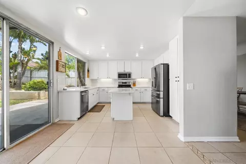 Kitchen - 44780 Corte Sanchez, Temecula, CA 92592 photo 2 of 3