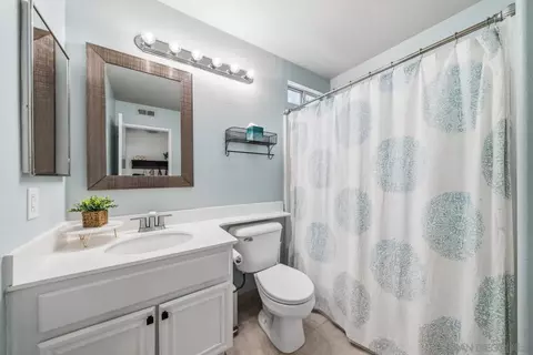 Bath - 44780 Corte Sanchez, Temecula, CA 92592 photo 1 of 4