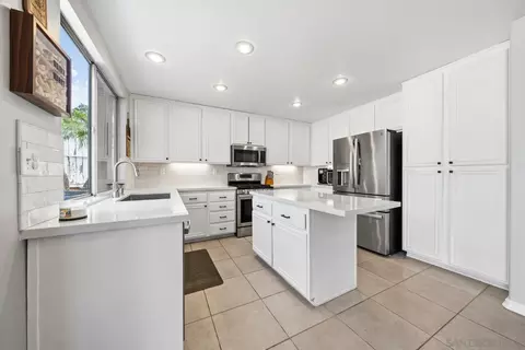 Kitchen - 44780 Corte Sanchez, Temecula, CA 92592 photo 3 of 3
