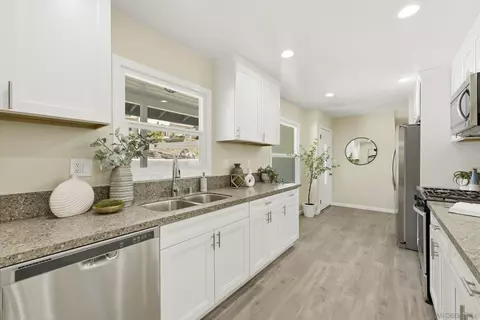Kitchen - 9365 Carmichael Dr, La Mesa, CA 91941 photo 2 of 4