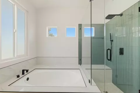 Bath - 4981 Marin Dr, Oceanside, CA 92056 photo 3 of 6