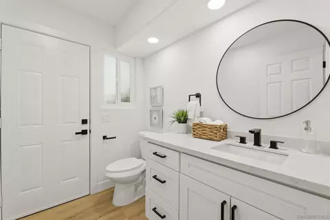 Bath - 4981 Marin Dr, Oceanside, CA 92056 photo 6 of 6