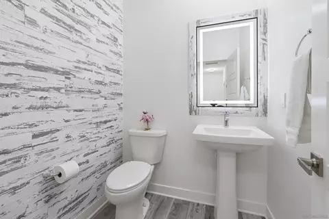 Bath - 8961 Trailridge, Santee, CA 92071 photo 3 of 5