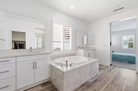 Bath - 8961 Trailridge, Santee, CA 92071 photo 2 of 5