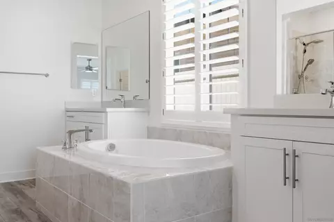 Bath - 8961 Trailridge, Santee, CA 92071 photo 1 of 5
