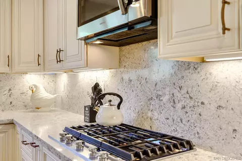 Kitchen - 1550 Pepper Dr, El Cajon, CA 92021 photo 6 of 7