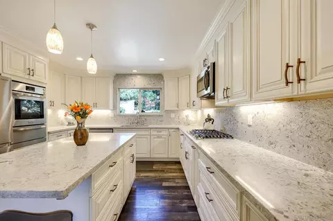 Kitchen - 1550 Pepper Dr, El Cajon, CA 92021 photo 4 of 7