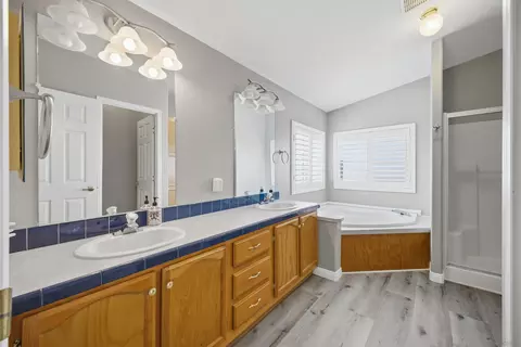 Bath - 450 E Bradley Ave #151, El Cajon, CA 92021 photo 3 of 5