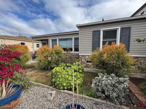 6233 Stewart, San Diego, CA 92115