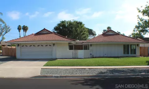 7633 Lake Adlon, San Diego, CA 92119