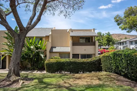 10596 Kerrigan Ct, Santee, CA 92071