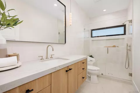 Bath - 227 Hill Dr, Vista, CA 92083 photo 5 of 5