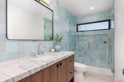 Bath - 227 Hill Dr, Vista, CA 92083 photo 4 of 5
