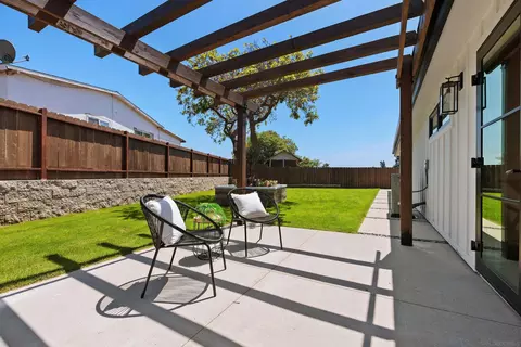 Exterior - 227 Hill Dr, Vista, CA 92083 photo 3 of 4