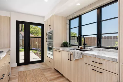 Kitchen - 227 Hill Dr, Vista, CA 92083 photo 3 of 6