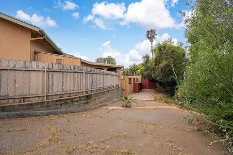 Exterior - 2551 Buena Rosa, Fallbrook, CA 92028 photo 13 of 17