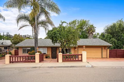 Exterior - 2551 Buena Rosa, Fallbrook, CA 92028 photo 1 of 17