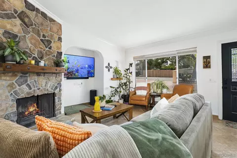 Living - 2551 Buena Rosa, Fallbrook, CA 92028 photo 3 of 3