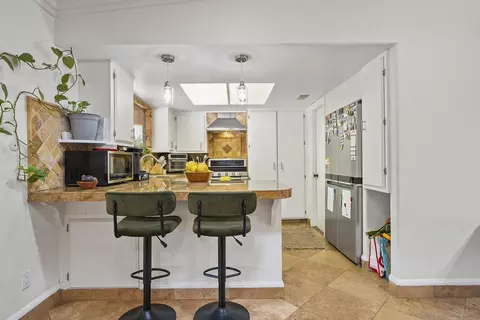 Kitchen - 2551 Buena Rosa, Fallbrook, CA 92028 photo 2 of 5