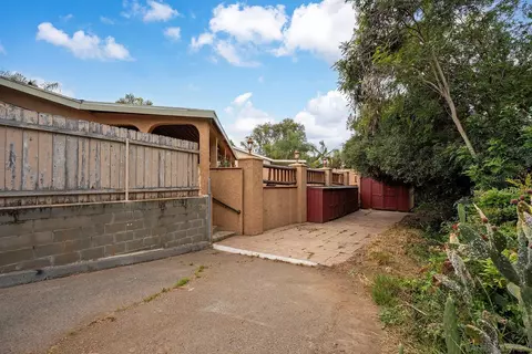 Exterior - 2551 Buena Rosa, Fallbrook, CA 92028 photo 14 of 17