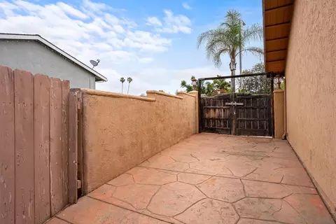 Exterior - 2551 Buena Rosa, Fallbrook, CA 92028 photo 15 of 17