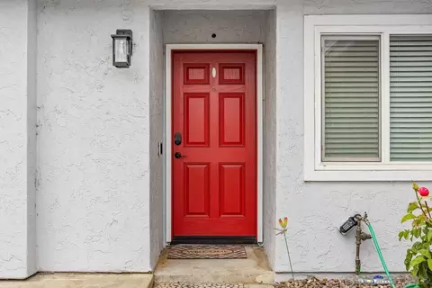 Entry Way - 825 Buchanan St, Escondido, CA 92027 photo 1 of 2