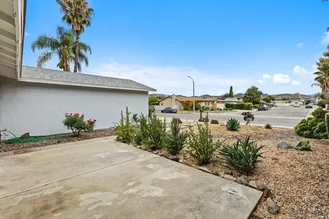 Exterior - 825 Buchanan St, Escondido, CA 92027 photo 3 of 7