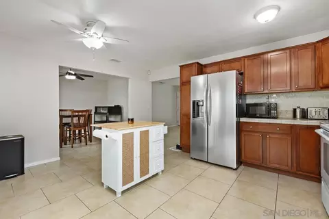 Kitchen - 825 Buchanan St, Escondido, CA 92027 photo 6 of 7