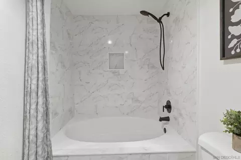 Bath - 7337 Paseo Verde, Carlsbad, CA 92009 photo 2 of 3