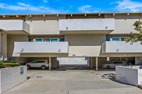 7512 Viejo Castilla Way #17, Carlsbad, CA 92009