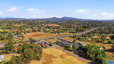 birch ave, Escondido, CA 92027 photo 9
