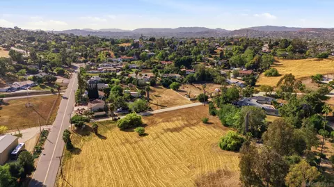 birch ave, Escondido, CA 92027 photo 6