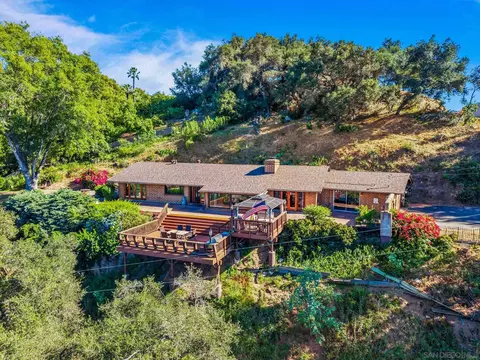 2305 Royal Oak, Escondido, CA 92027