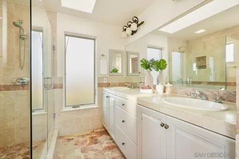 Bath - 126 7th St, Del Mar, CA 92014 photo 3 of 4