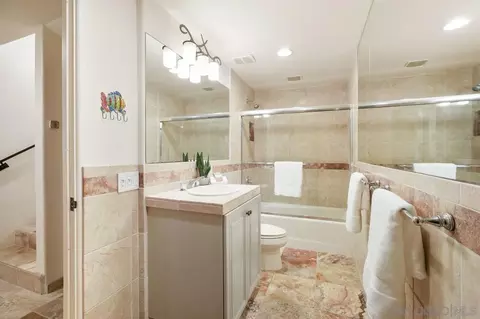 Bath - 126 7th St, Del Mar, CA 92014 photo 2 of 4