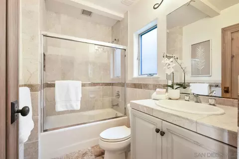 Bath - 126 7th St, Del Mar, CA 92014 photo 1 of 4