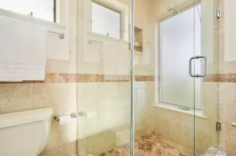 Bath - 126 7th St, Del Mar, CA 92014 photo 4 of 4