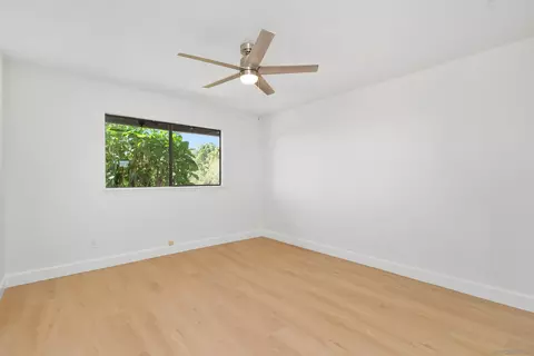 Bedroom - 363 Tumble Crk, Fallbrook, CA 92028 photo 7 of 11