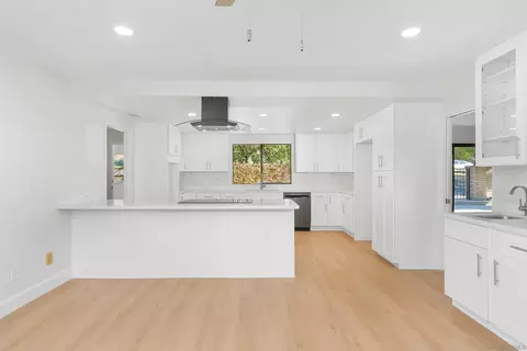Kitchen - 363 Tumble Crk, Fallbrook, CA 92028 photo 2 of 6